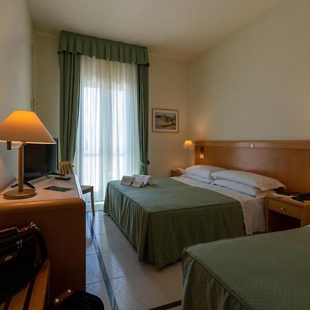 Hotel Euromare Castro  Bagian luar foto